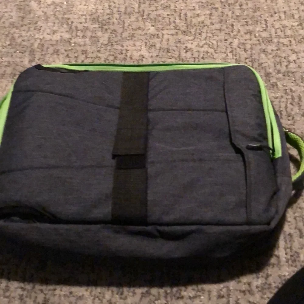 NWOT Bright Green and Gray Laptop Case